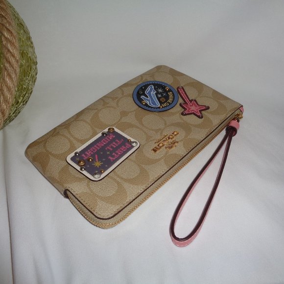 Coach C3358 Signature Disney X Corner Zip Wristlet - Picture 6 of 7